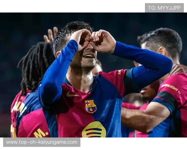 巴萨中路断球转化入球，佩德里快速推进破门